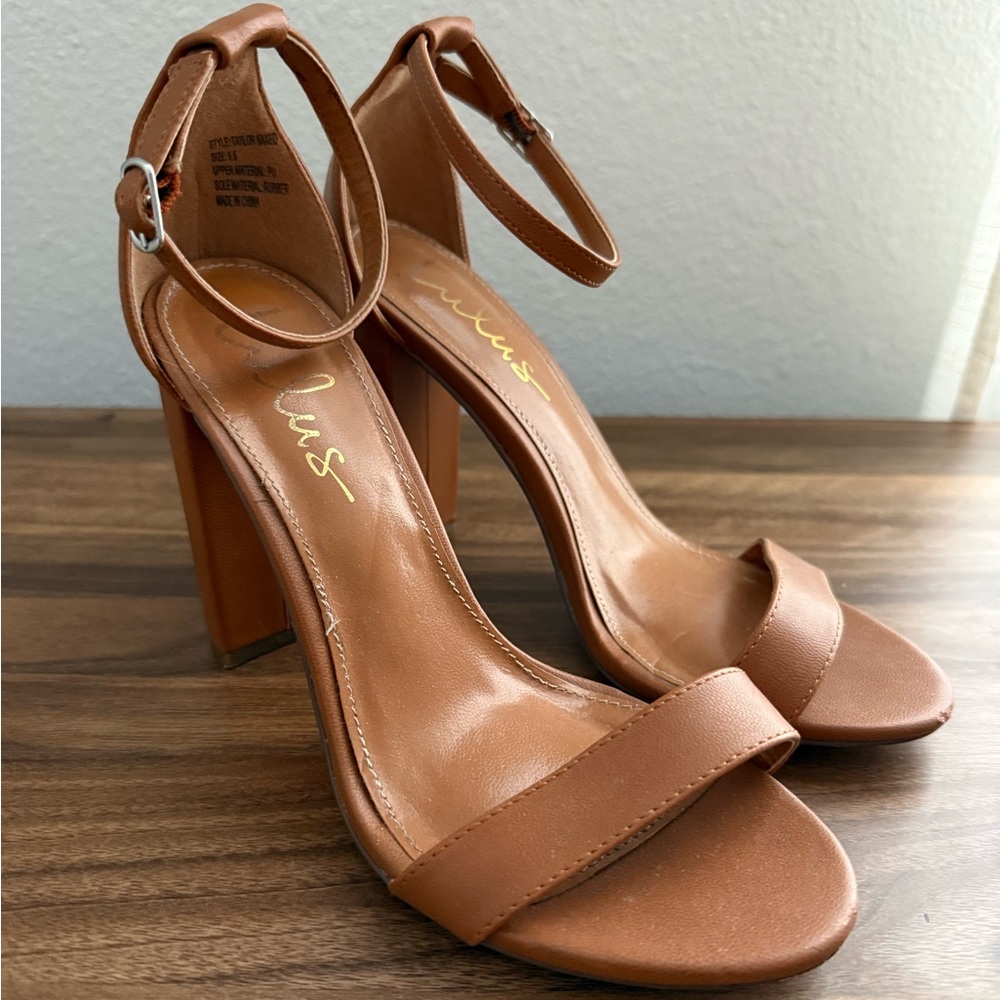 Taylor Camel Ankle Strap Heels Size 6.5